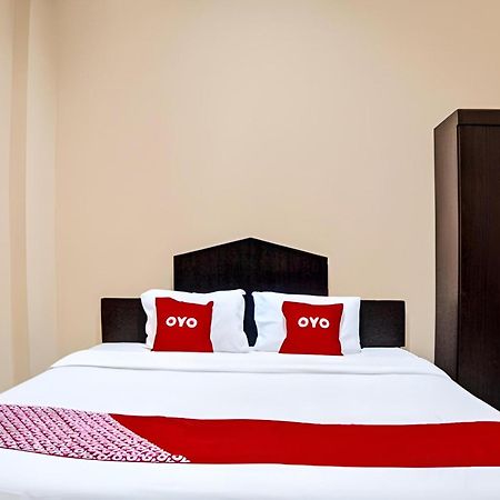 RedDoorz near Grand Palladium Medan Exterior foto