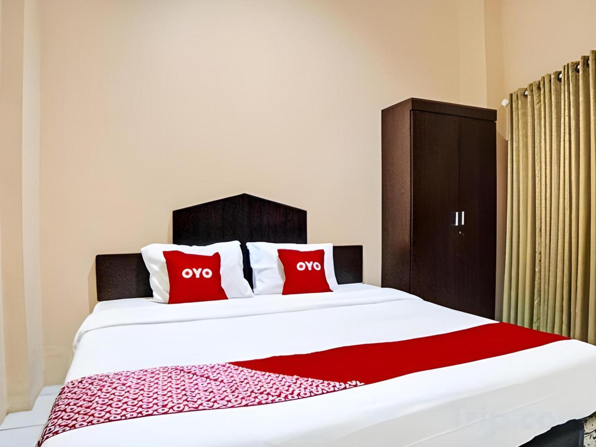 RedDoorz near Grand Palladium Medan Exterior foto
