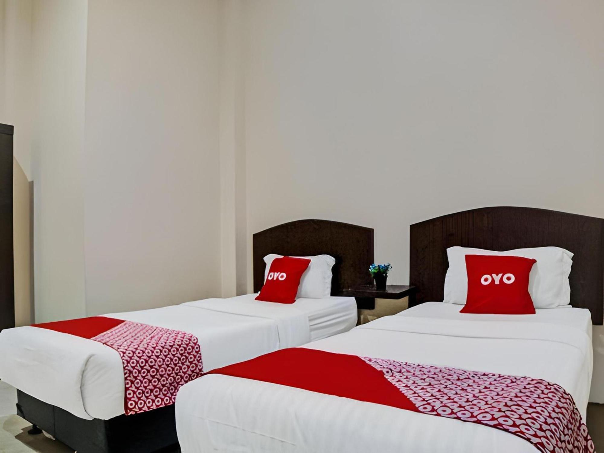 RedDoorz near Grand Palladium Medan Exterior foto
