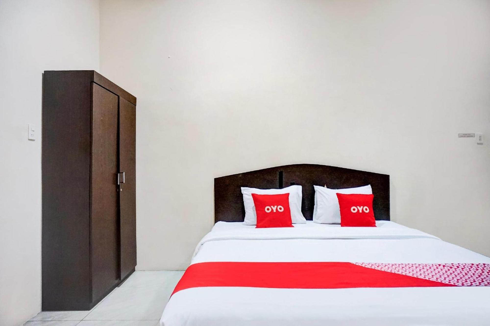 RedDoorz near Grand Palladium Medan Exterior foto