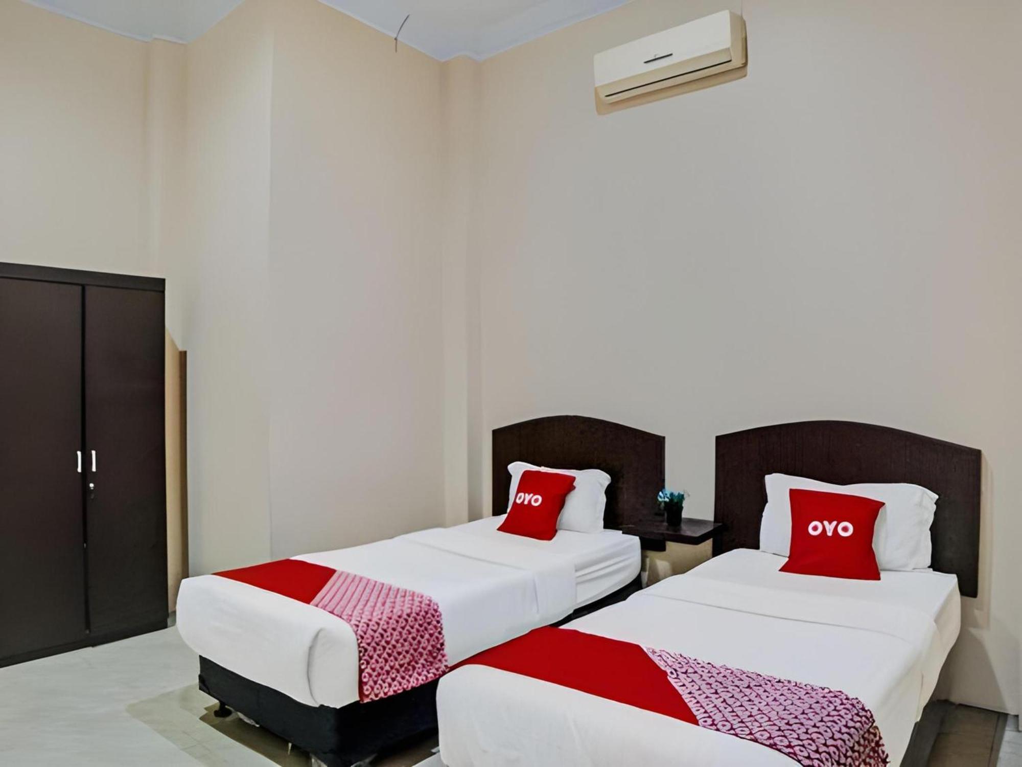 RedDoorz near Grand Palladium Medan Exterior foto
