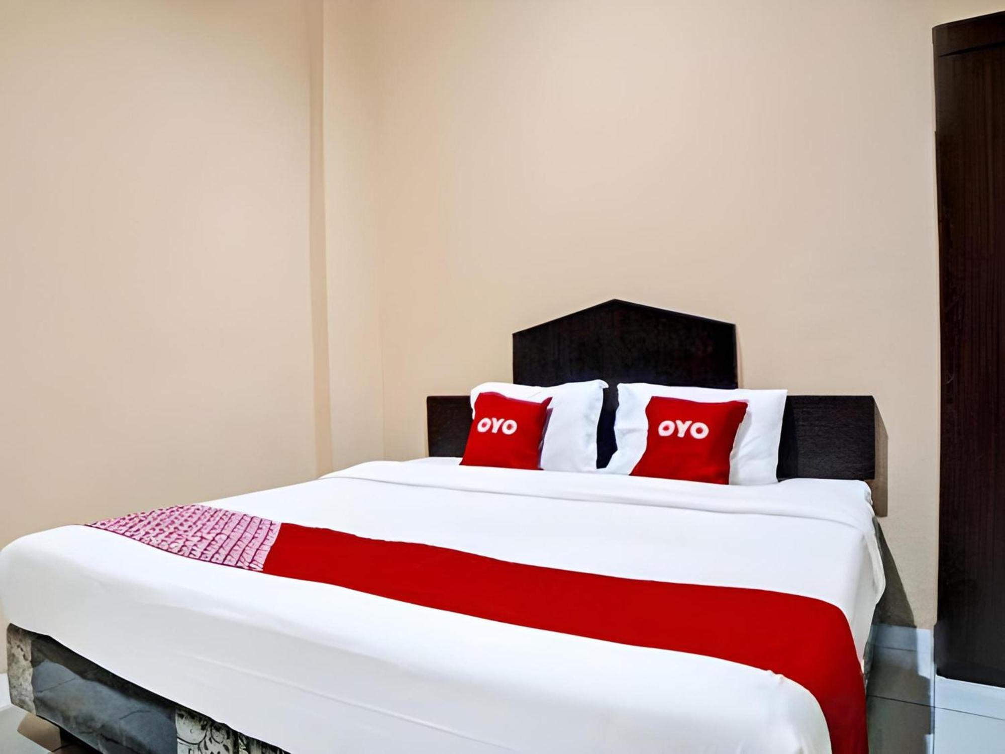 RedDoorz near Grand Palladium Medan Exterior foto