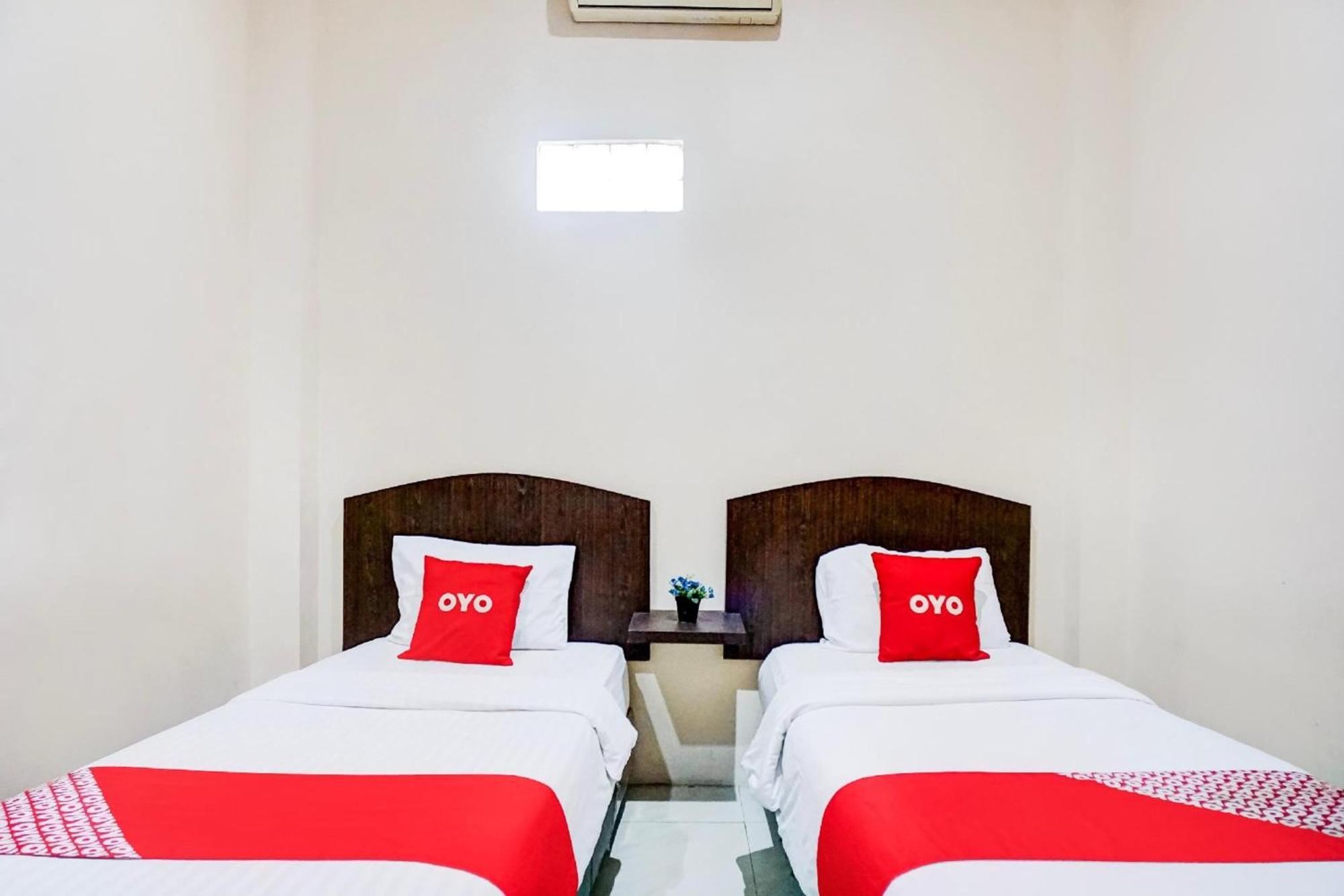 RedDoorz near Grand Palladium Medan Exterior foto