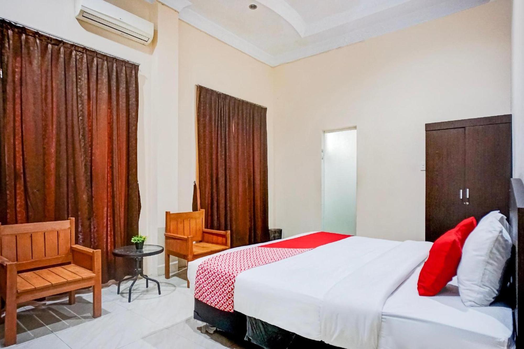 RedDoorz near Grand Palladium Medan Exterior foto