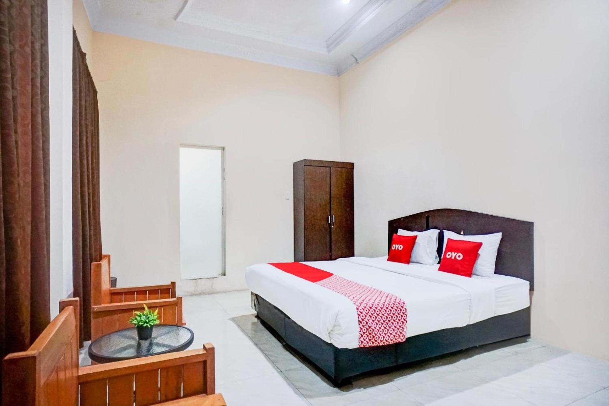 RedDoorz near Grand Palladium Medan Exterior foto
